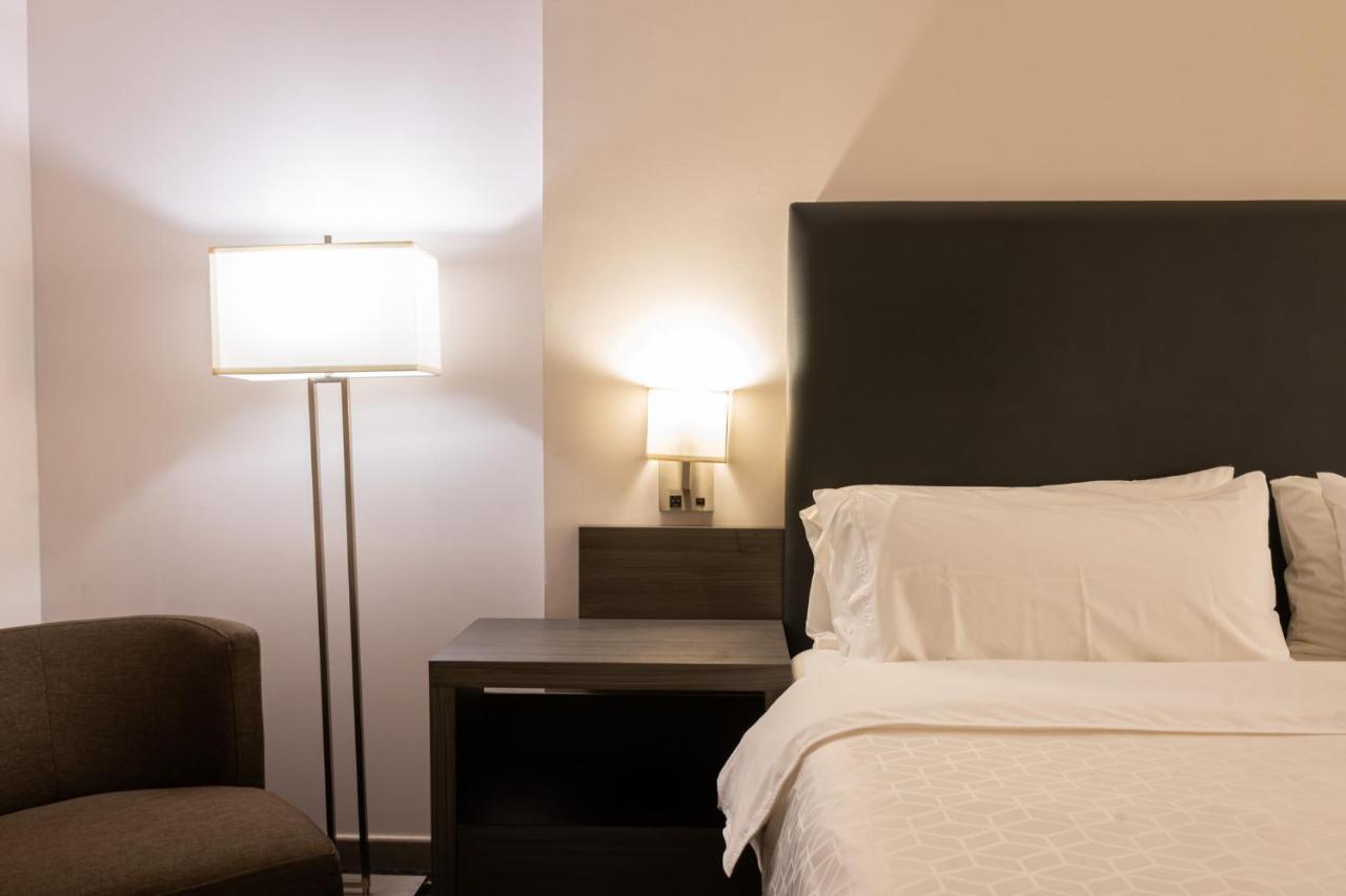 Holiday Inn Express Hotel & Suites Hermosillo By Ihg Buitenkant foto